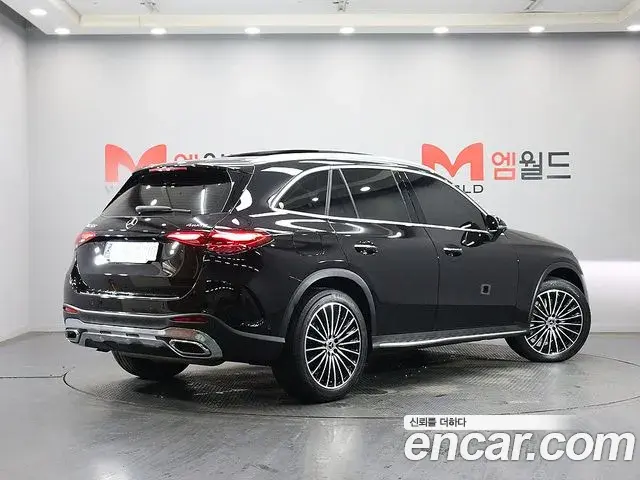 Mercedes-Benz GLC-Class 2023 — Photo 2/20