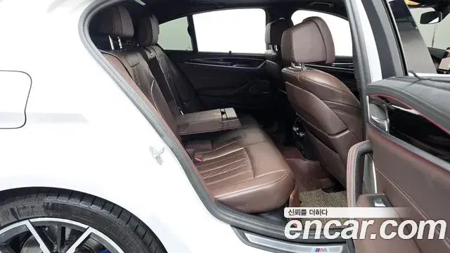 BMW 5 Series 2023 — Photo 11/20