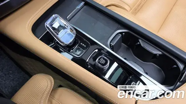Volvo XC90 2024 — Photo 9/20