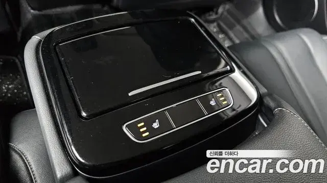 Genesis Electrified G80 2022 — Photo 16/20