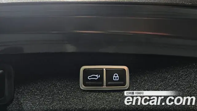 Genesis Electrified G80 2022 — Photo 18/20