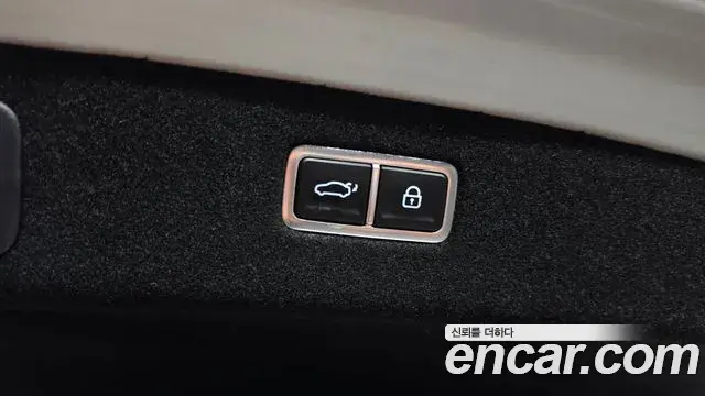 Genesis G90 2022 — Photo 19/20