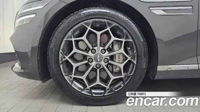Genesis Electrified G80 2021 — Photo 5/20