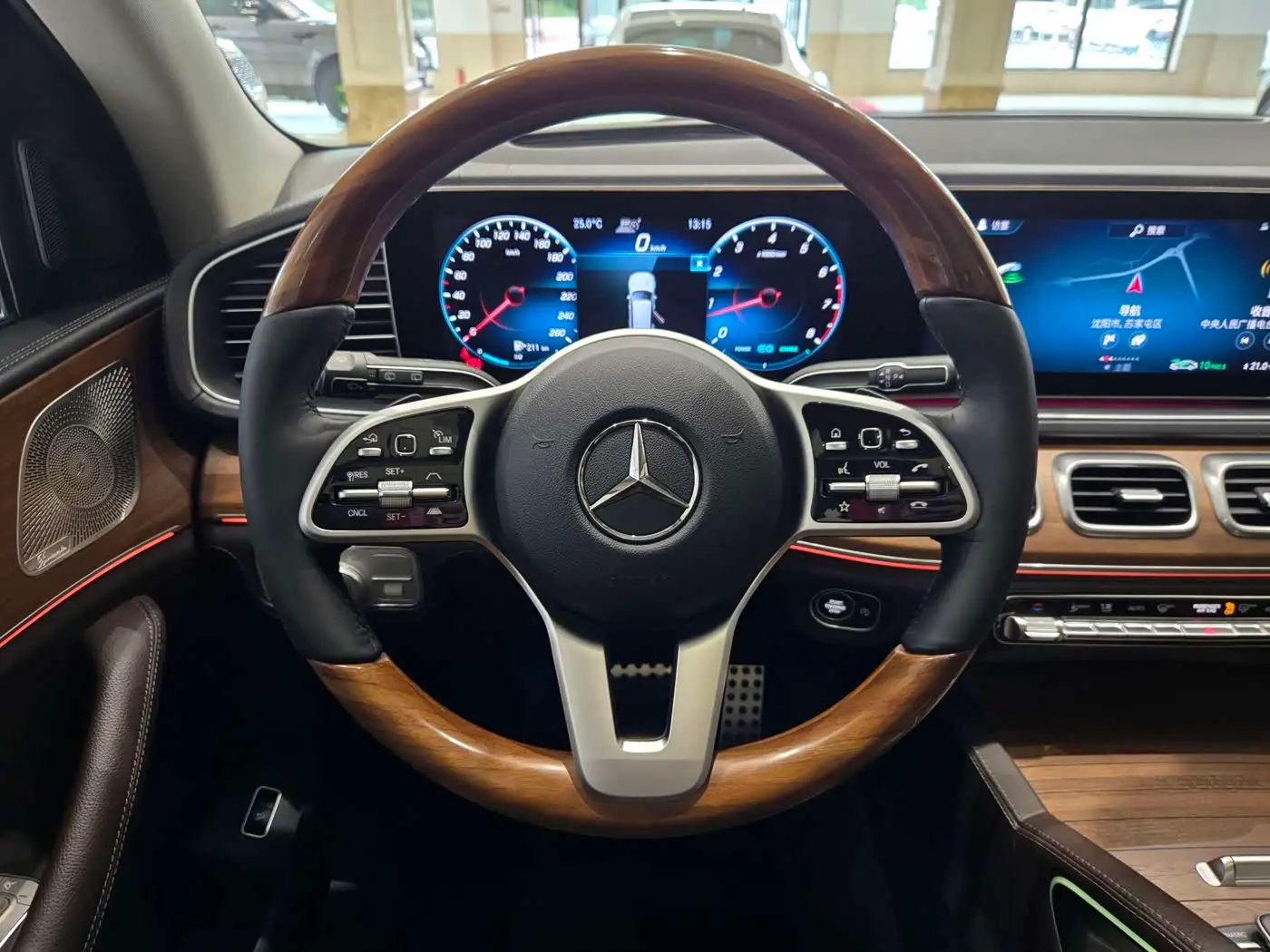 Mercedes-Benz GLS 2021 — Фото 19/20