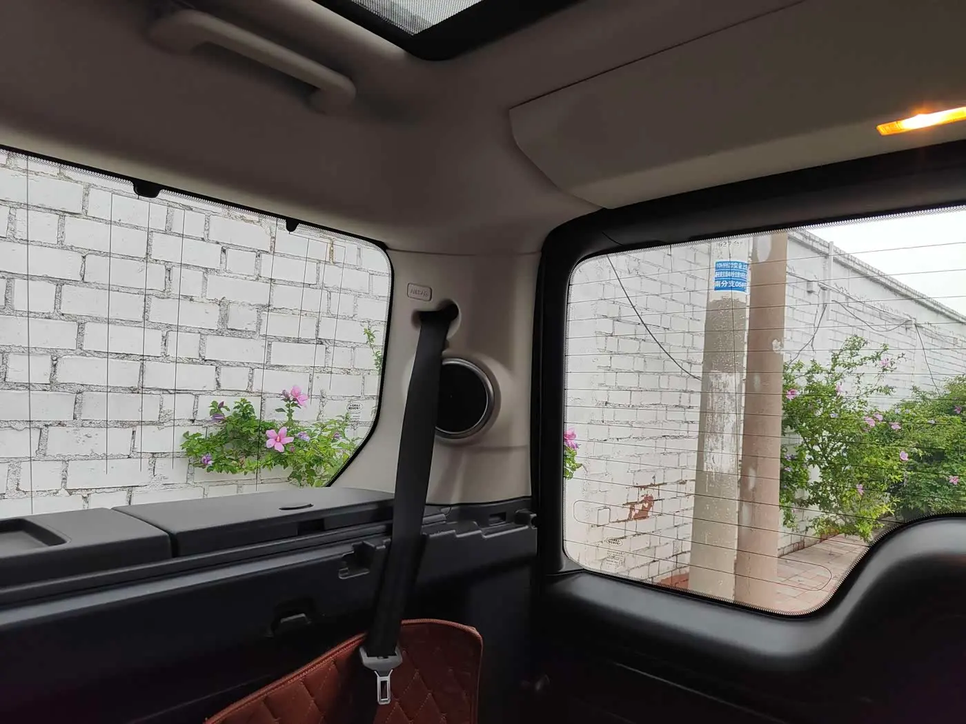 Land Rover Discovery 2016 — Photo 11/14