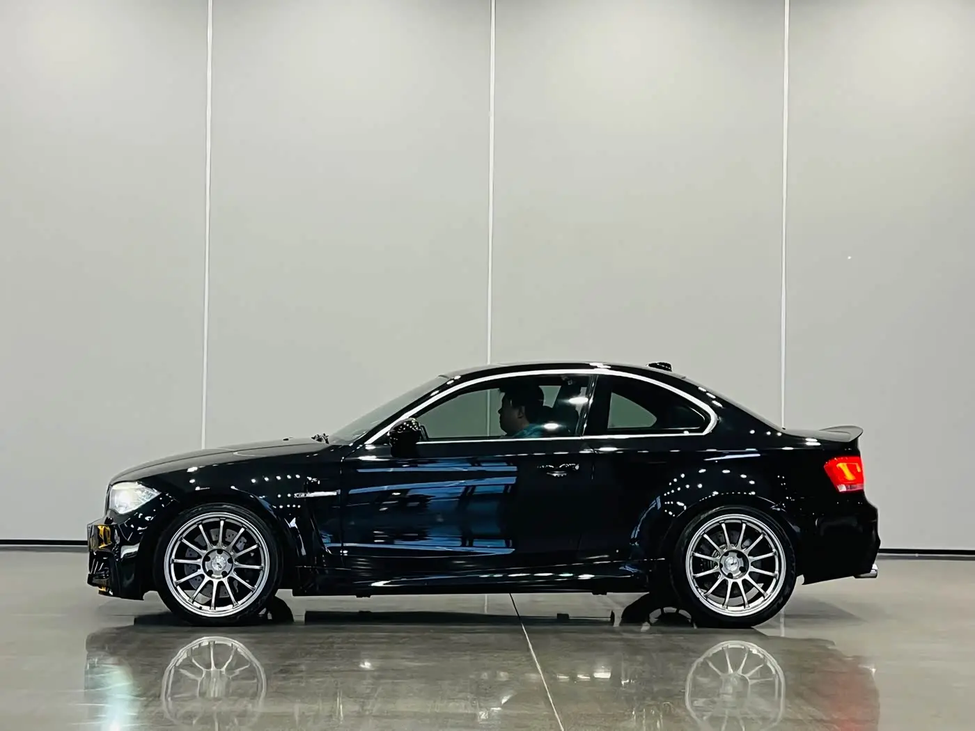 BMW 1 Series M 2012 — Фото 5/9