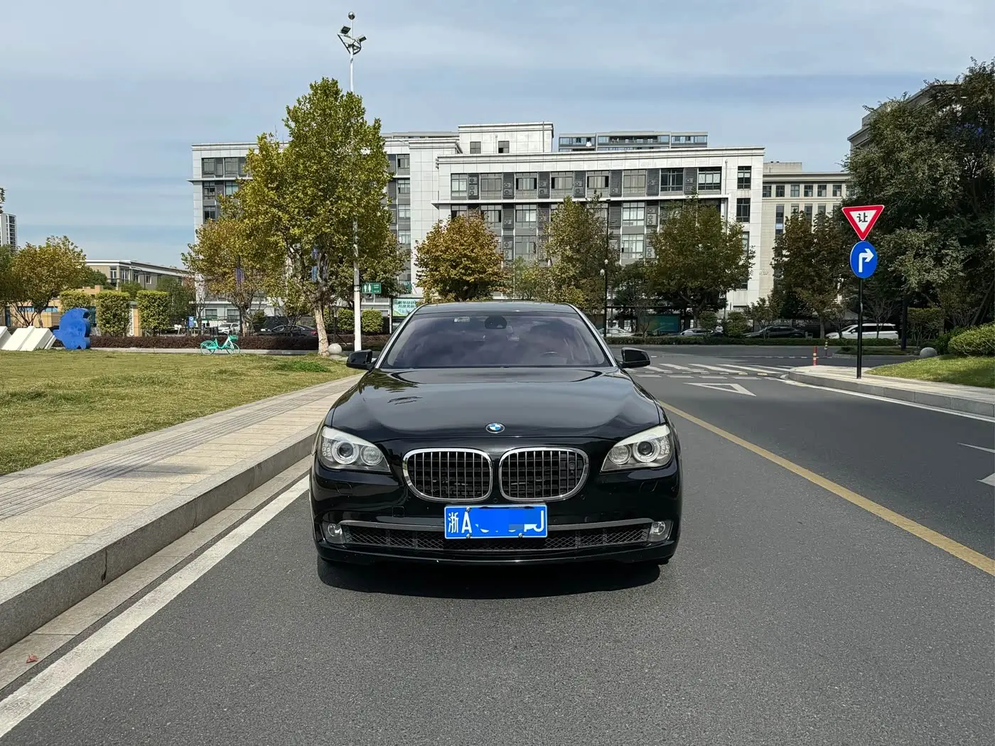 BMW 7 Series 2013 — Фото 2/9