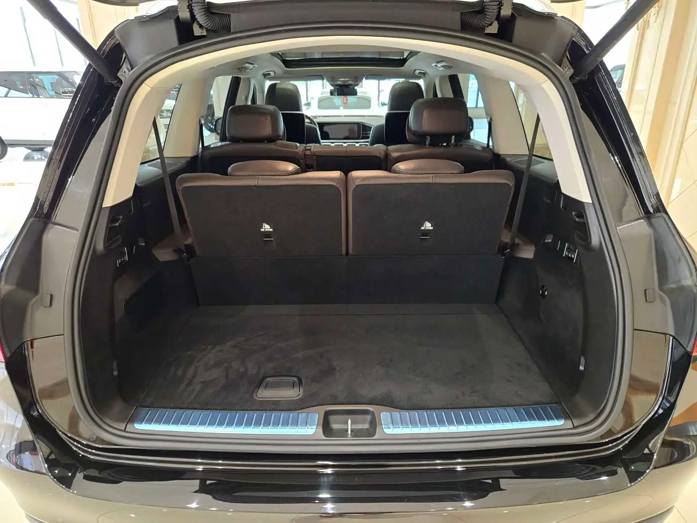 Mercedes-Benz GLS 2021 — Фото 8/20
