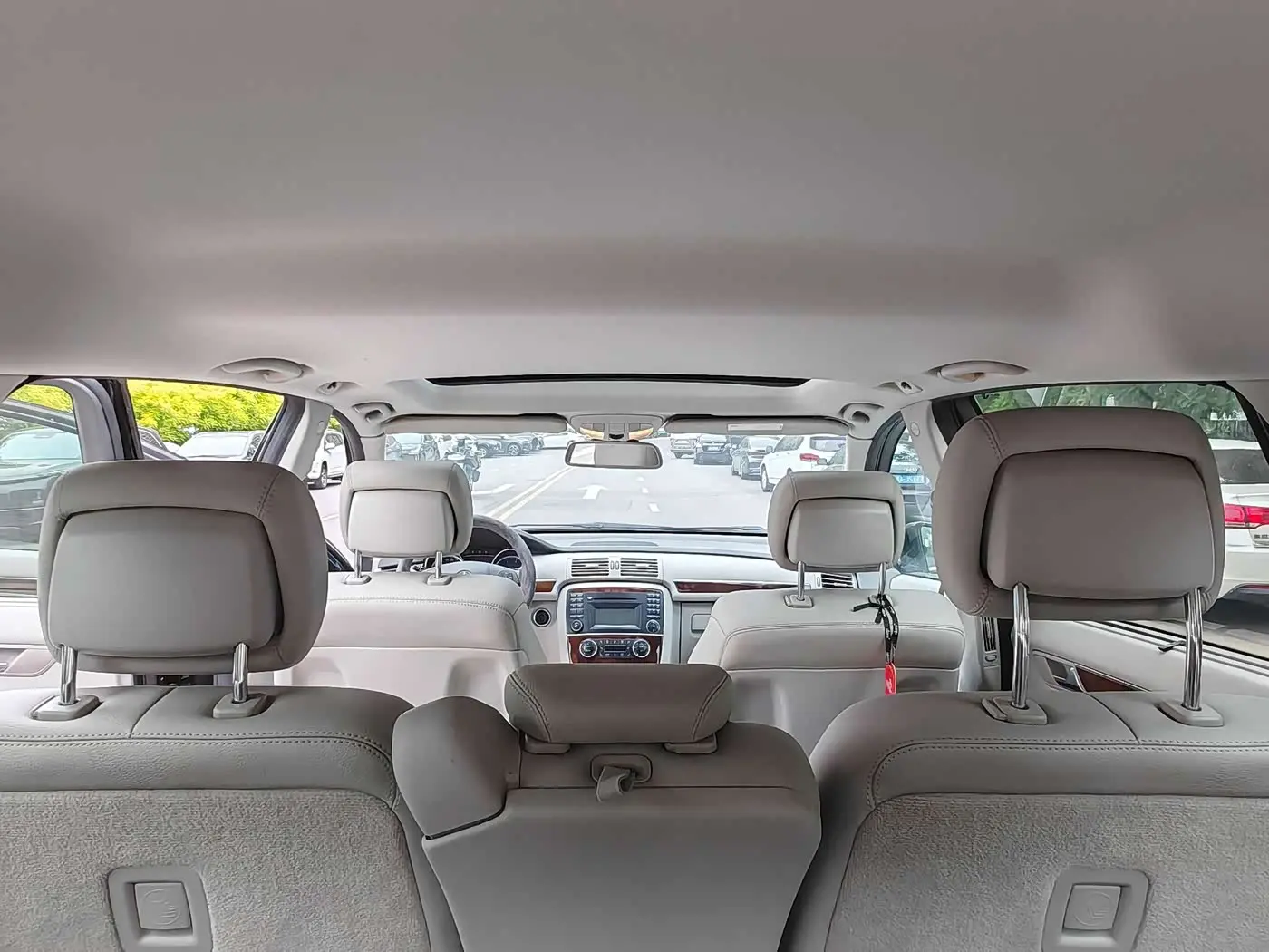 Mercedes-Benz R-Class 2012 — Photo 19/20