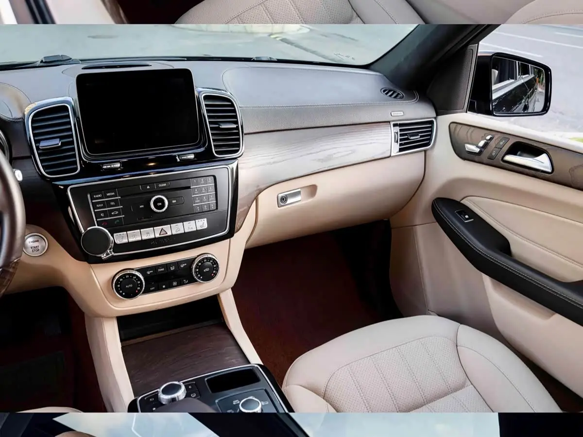Mercedes-Benz GLE 2017 — Фото 8/9