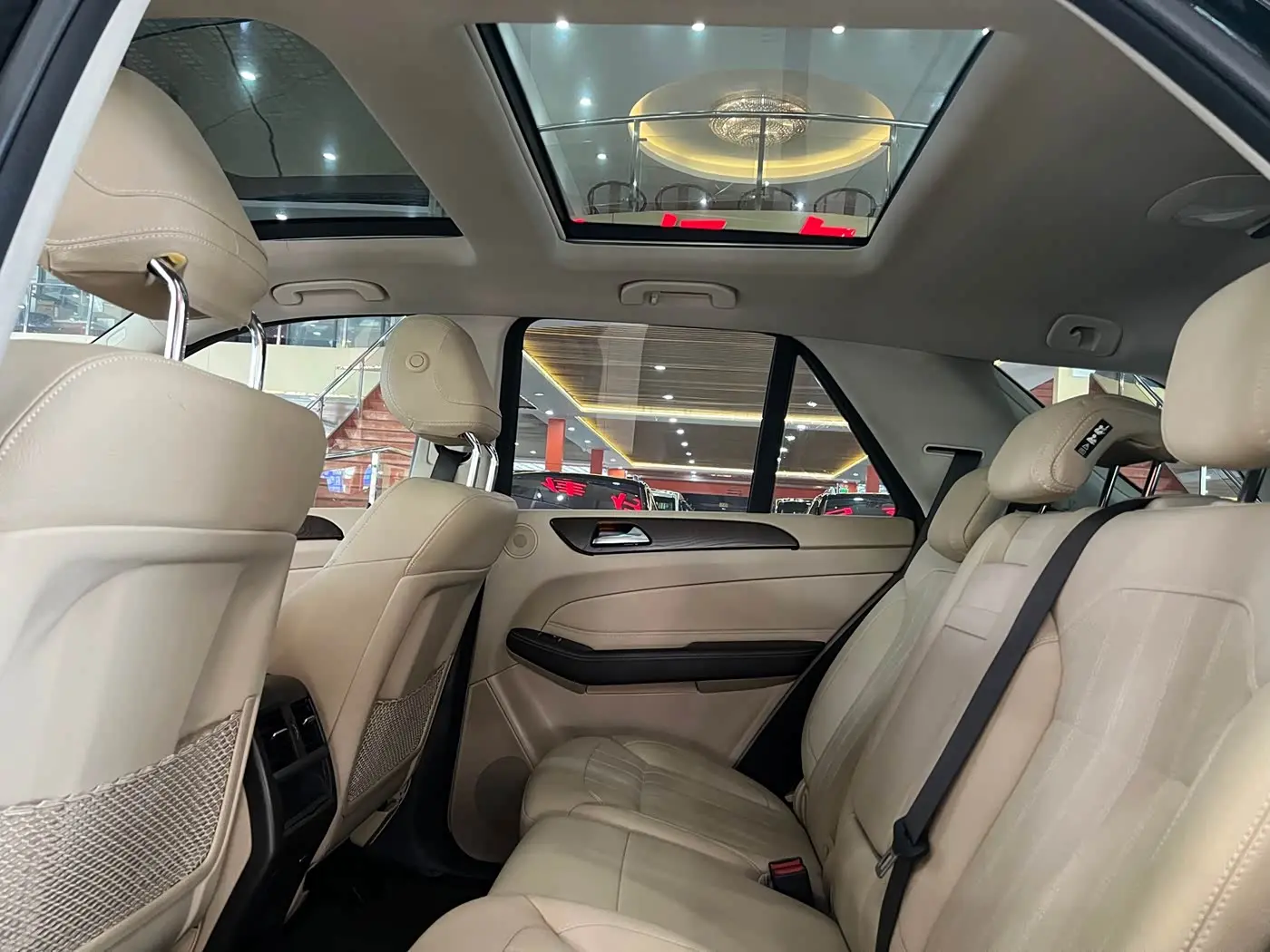 Mercedes-Benz GLE 2017 — Photo 14/15