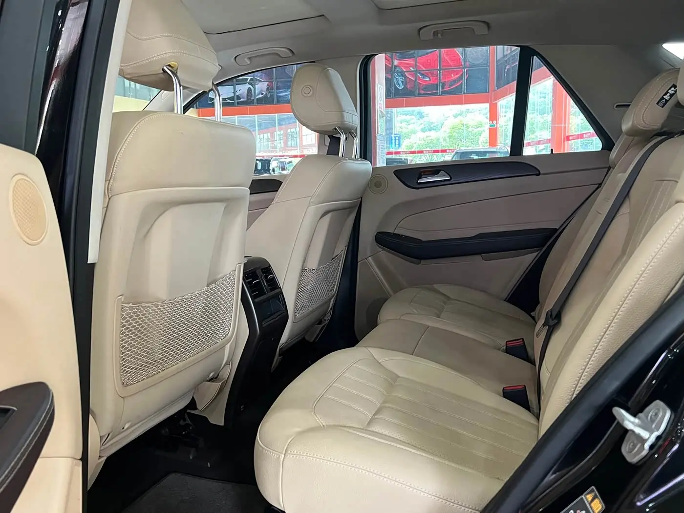 Mercedes-Benz GLE 2017 — Photo 8/15
