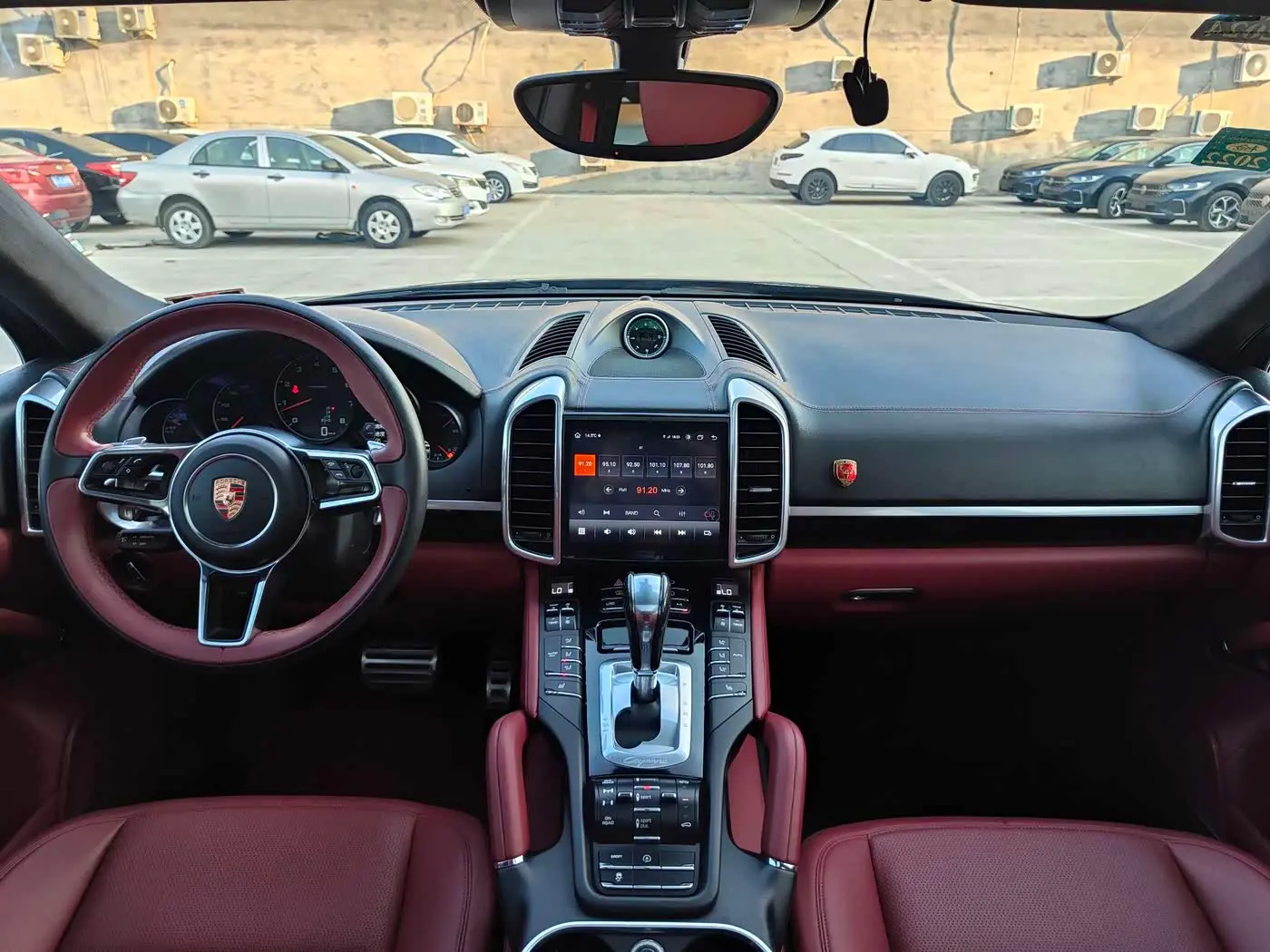 Porsche Cayenne 2016 — Photo 12/16