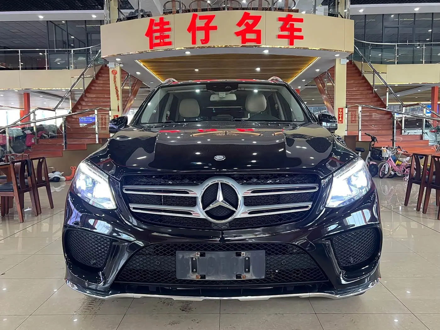 Mercedes-Benz GLE 2017 — Photo 2/15