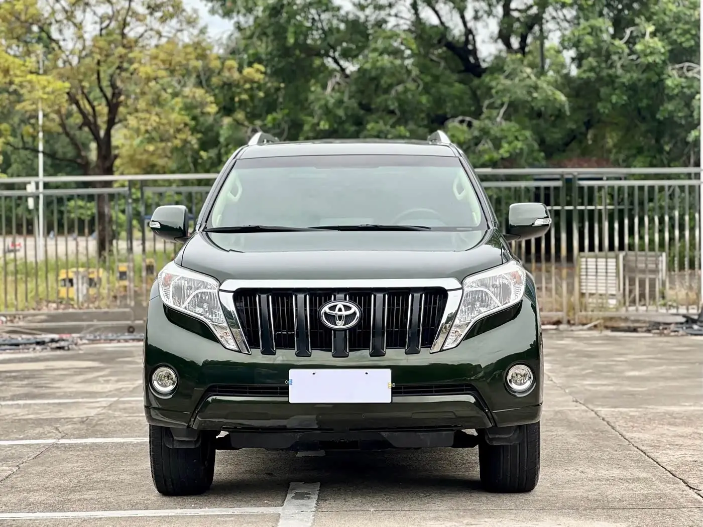 Toyota Prado 2017 — Photo 2/17