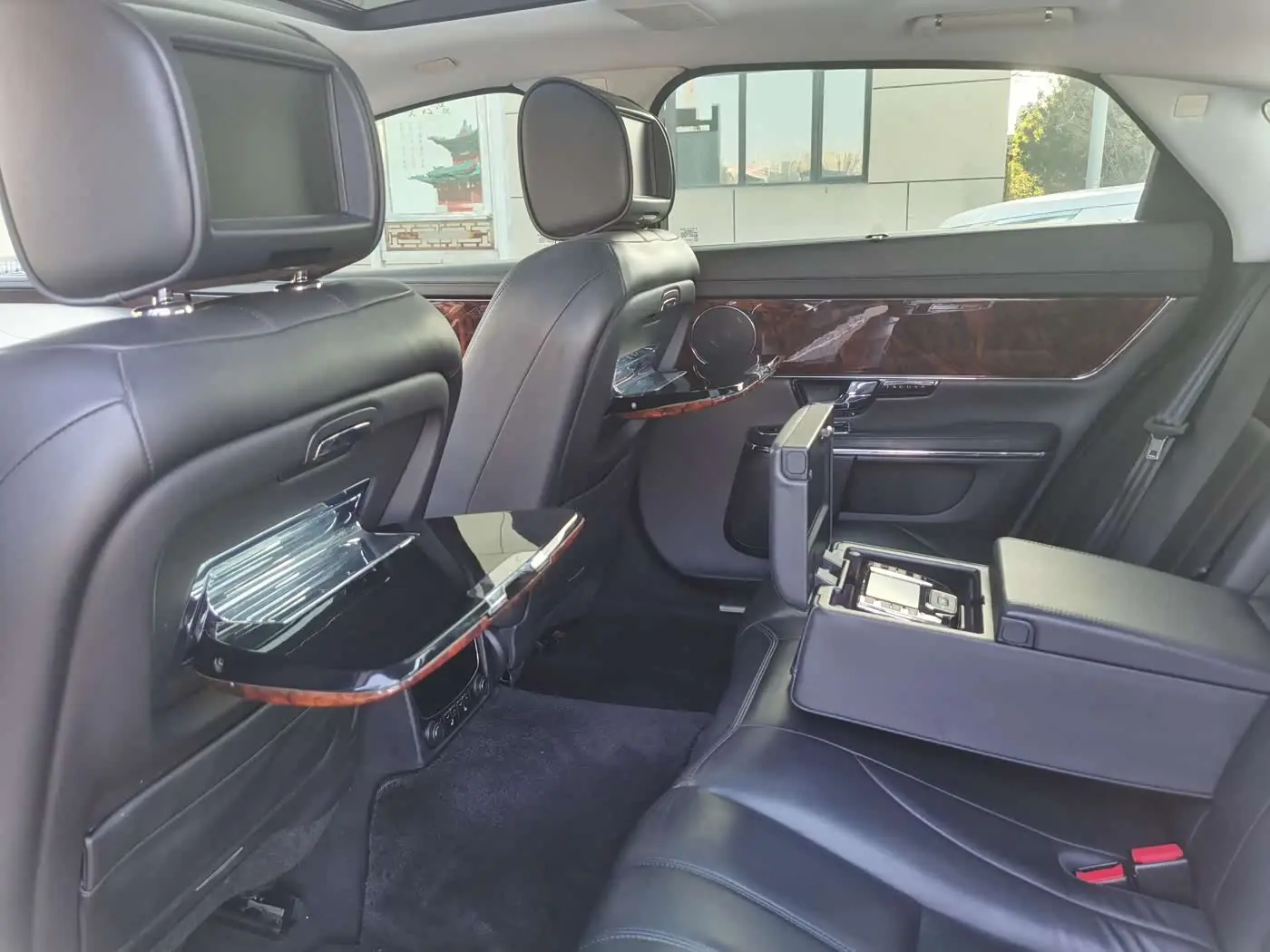 Jaguar XJ 2011 — Photo 10/20
