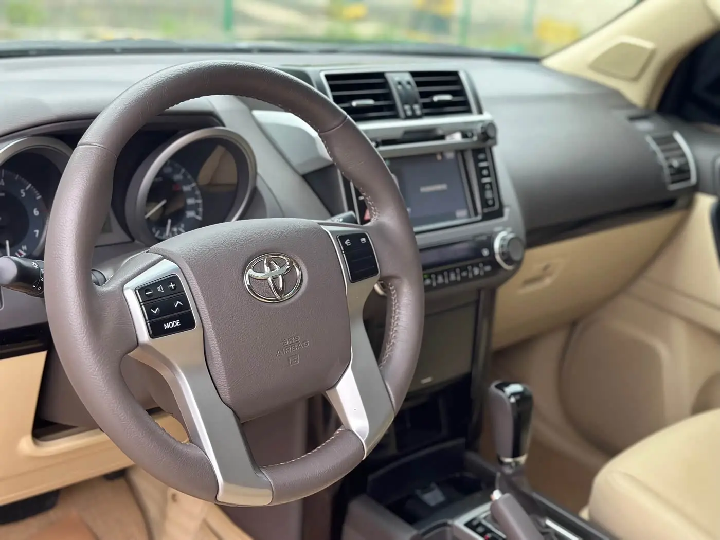 Toyota Prado 2017 — Photo 3/17