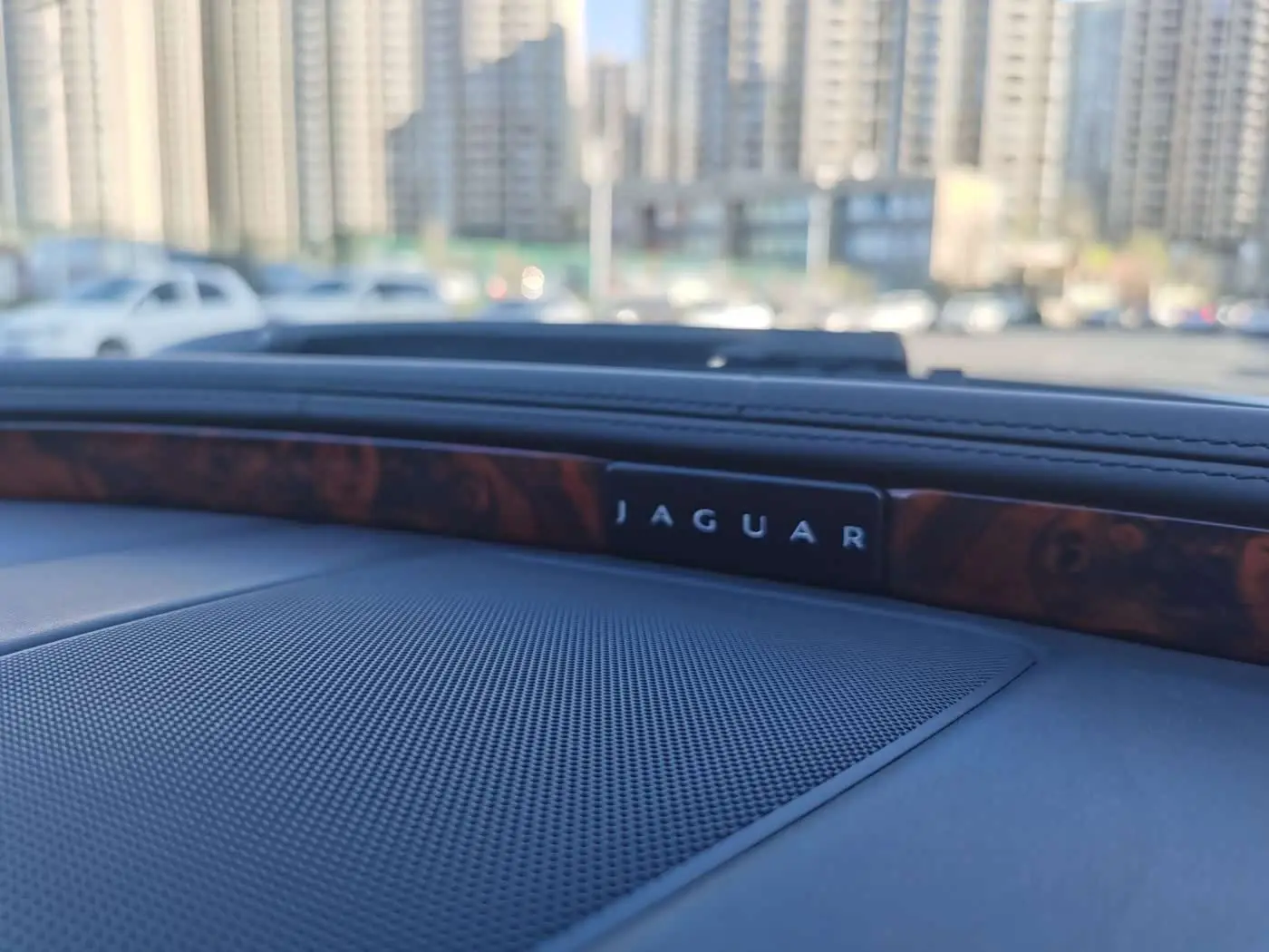 Jaguar XJ 2011 — Photo 17/20