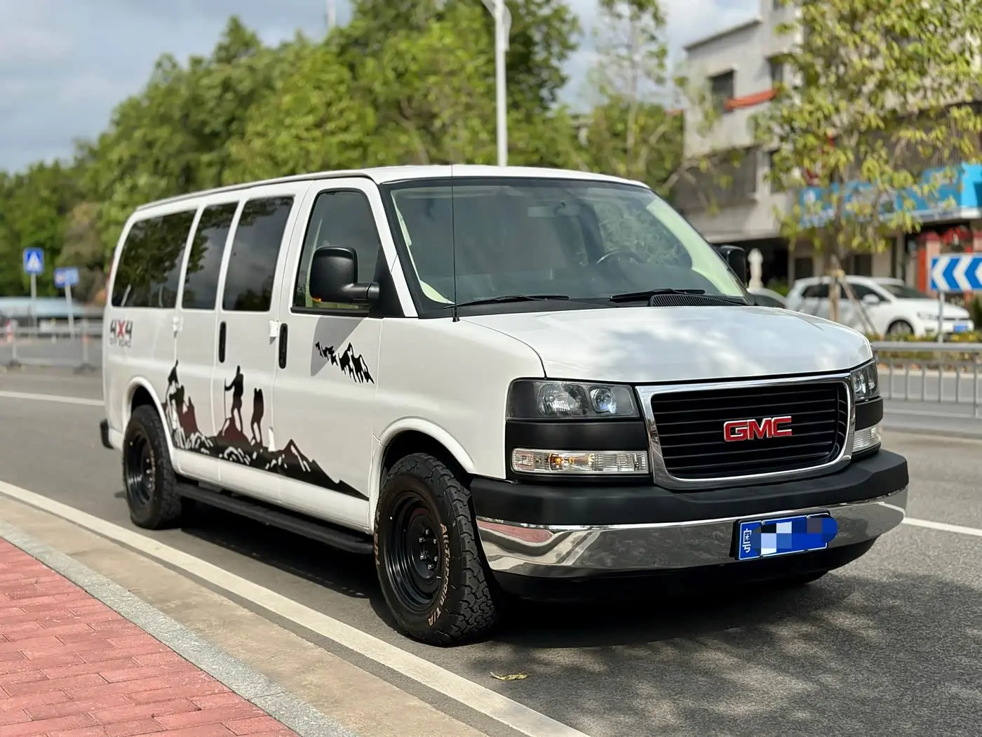 GMC Savana 2014 — ფოტო 5/15