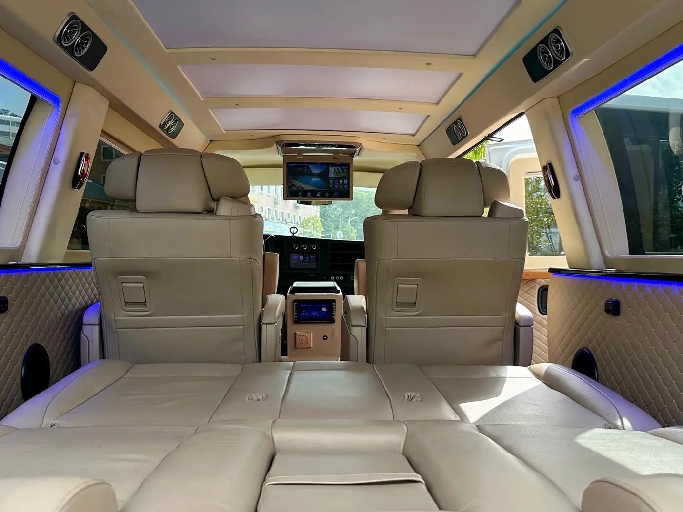 GMC Savana 2014 — ფოტო 7/15