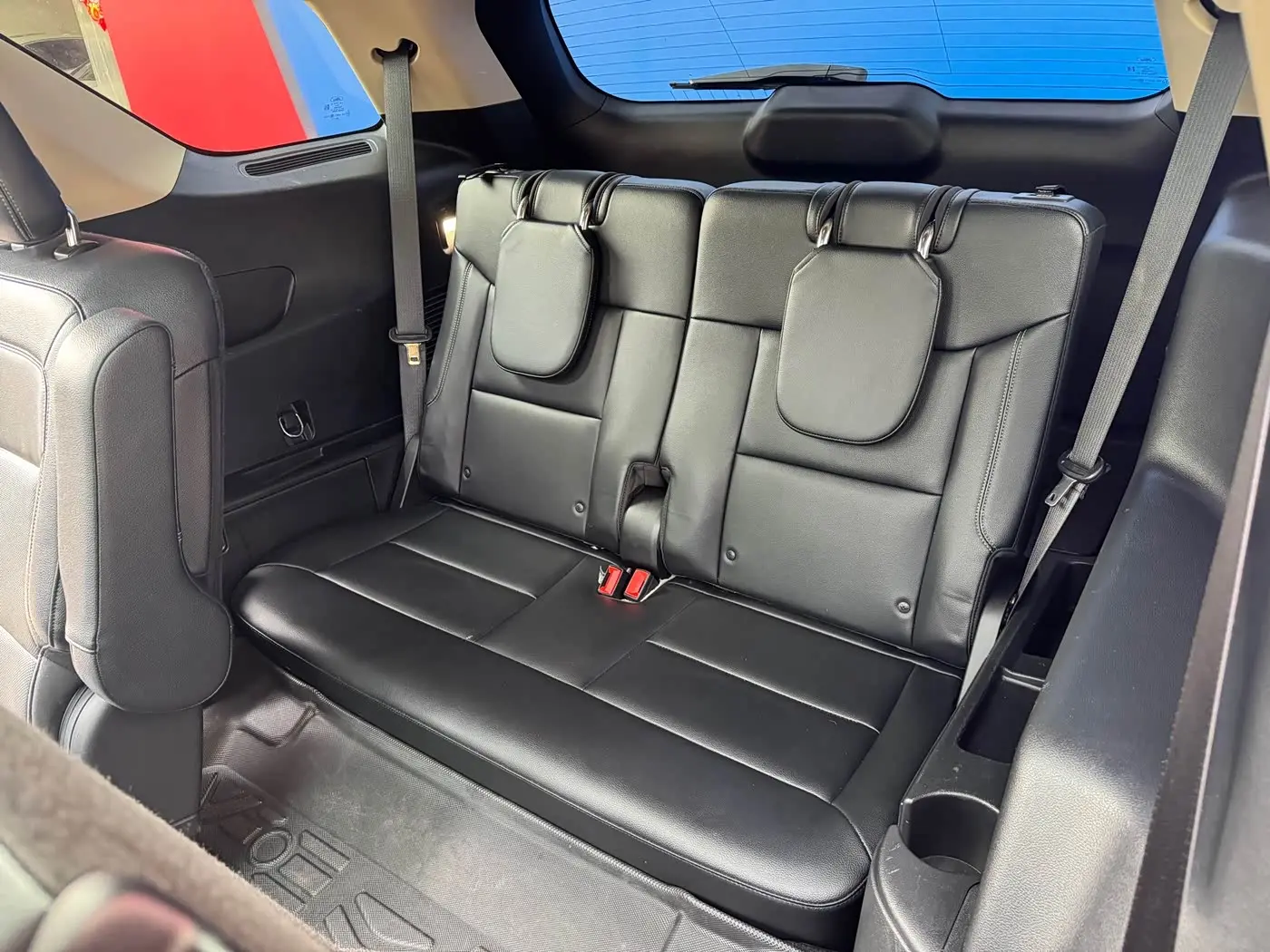 Ford Explorer 2020 — Photo 16/20