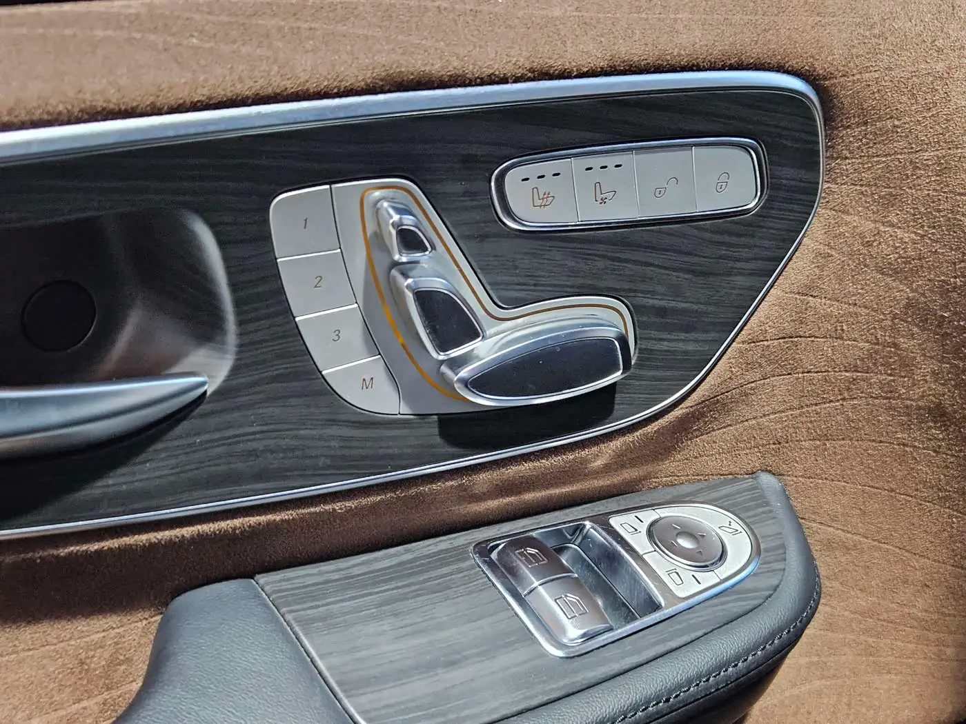 Mercedes-Benz V-Class 2018 — Photo 7/20