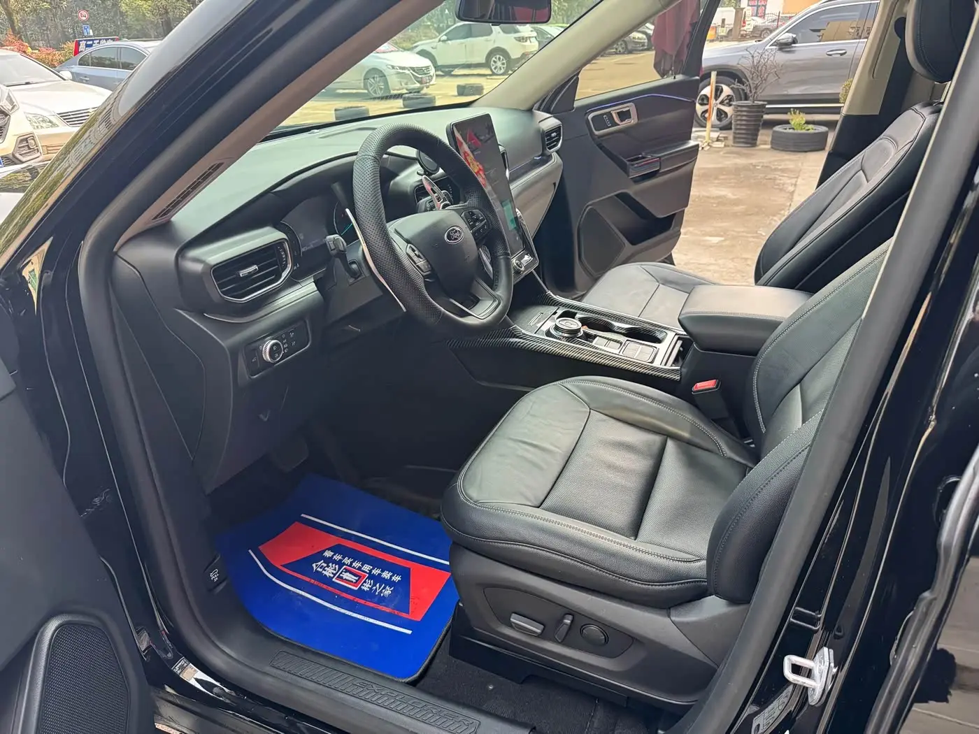 Ford Explorer 2020 — Photo 10/20