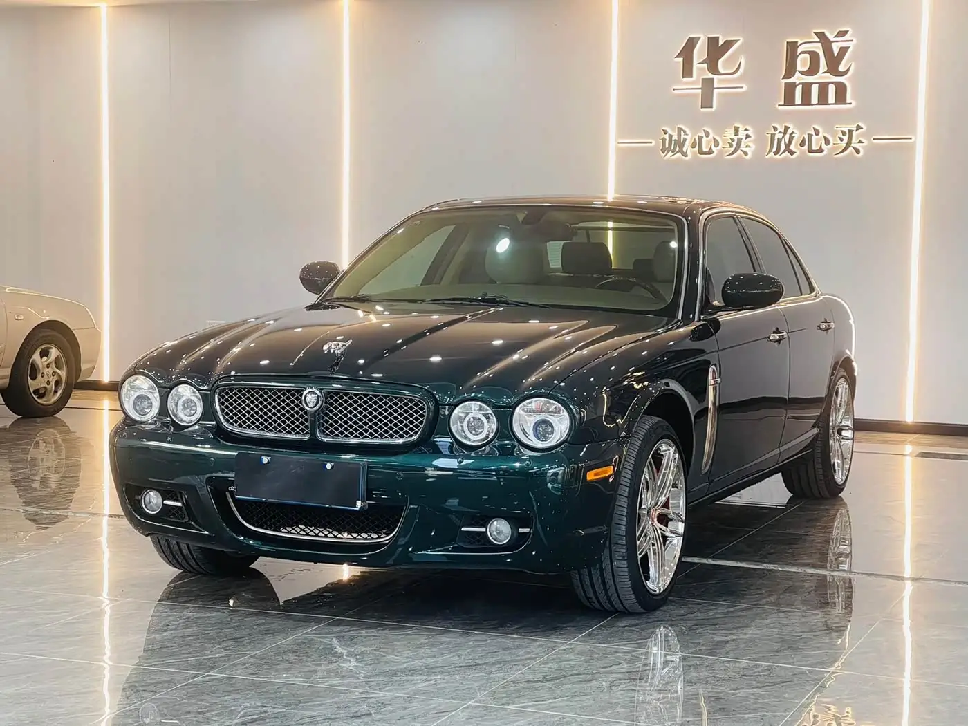 Jaguar XJ, 2004