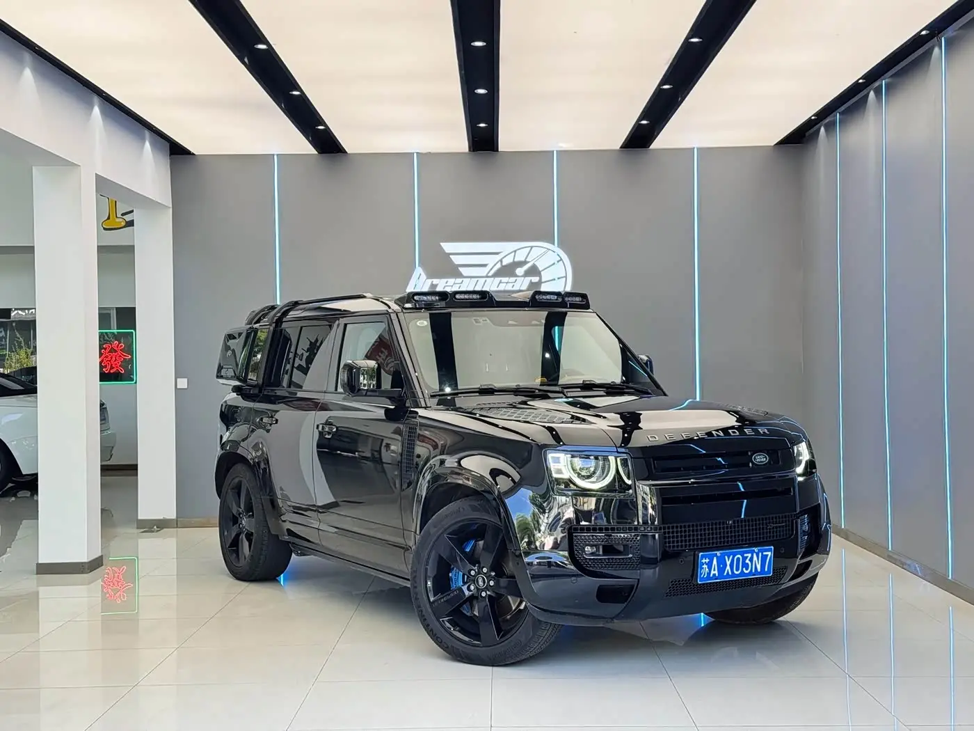 Land Rover Defender 2023 — Photo 3/17