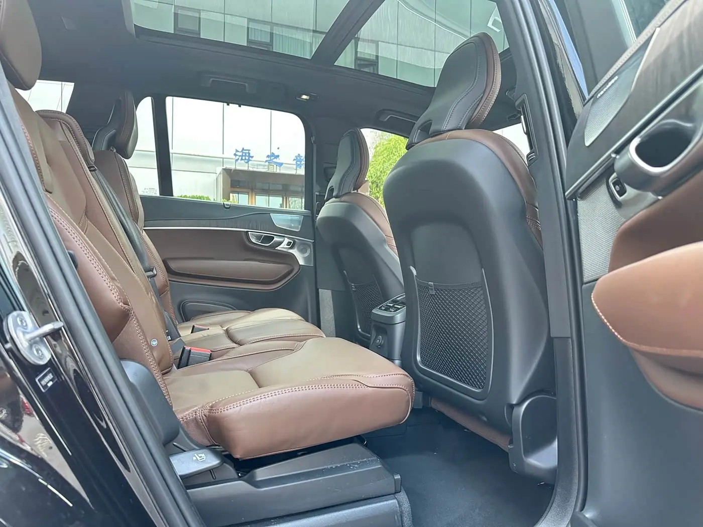 Volvo XC90 Plug-in Hybrid 2023 — Фото 11/15