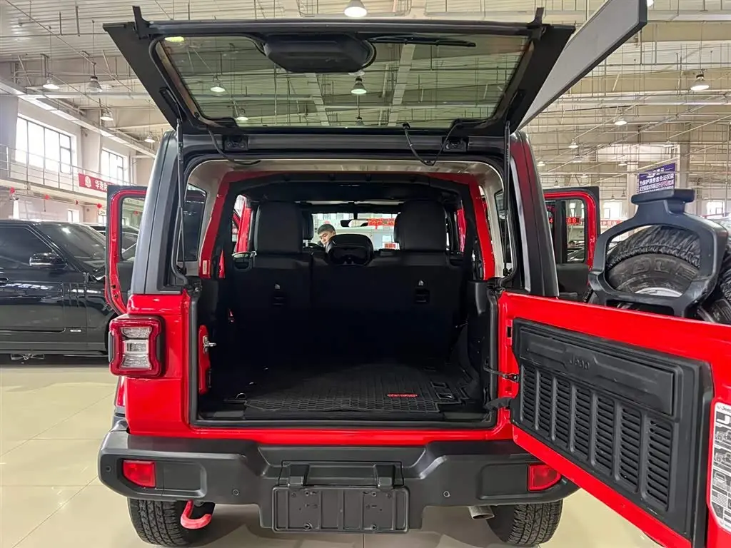 Jeep Wrangler 2019 — Фото 16/16