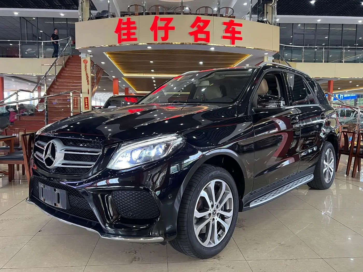 Mercedes-Benz GLE 2017 — Photo 1/15