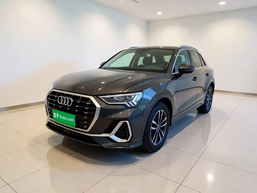 Audi Q3 2021 — Фото 1/20