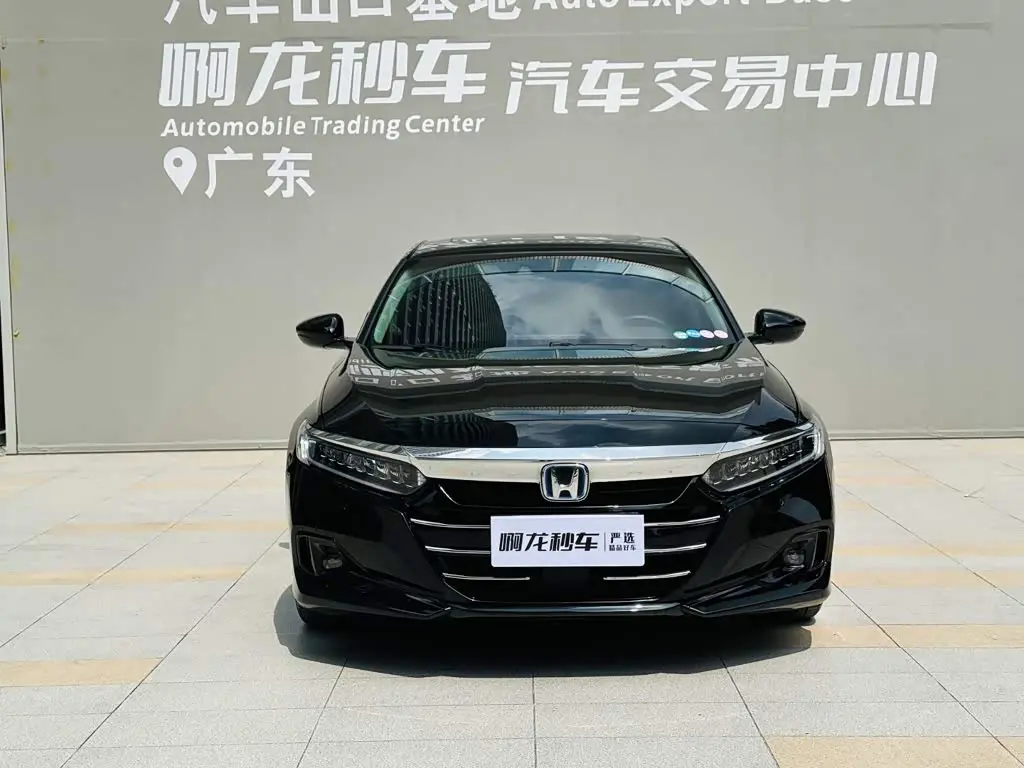 Honda Accord 2023 — Photo 2/20