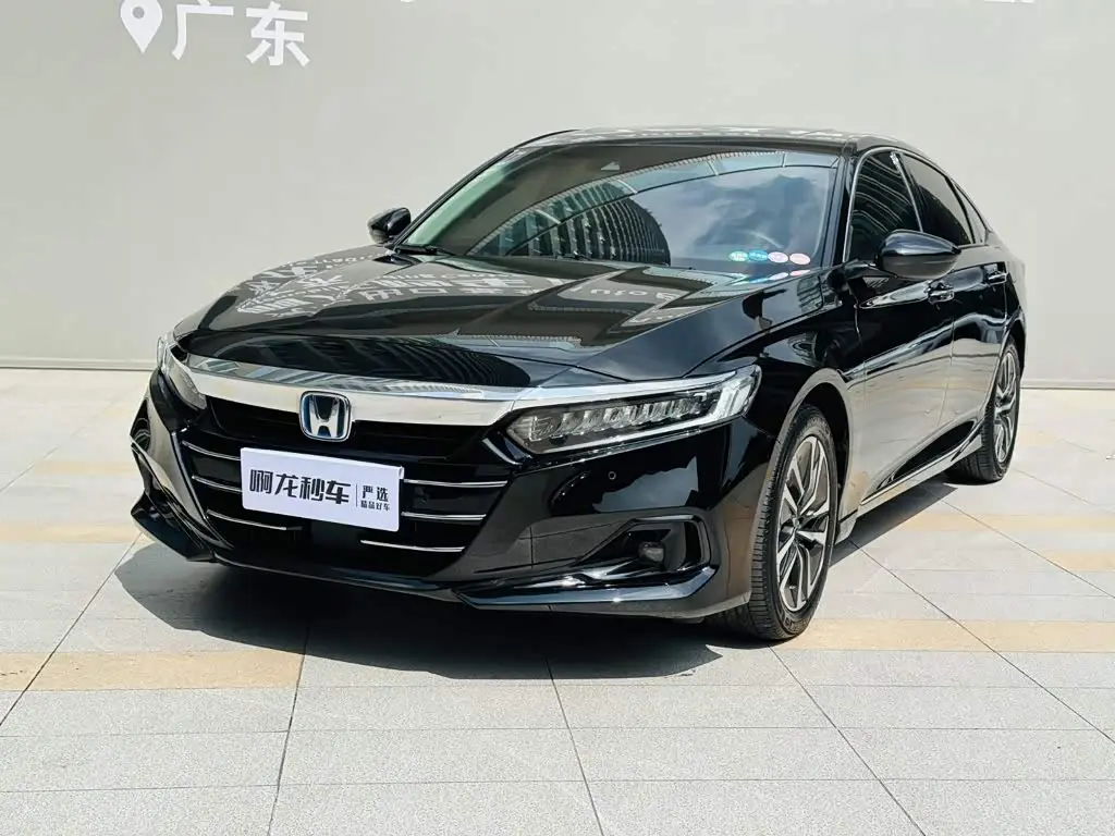 Honda Accord 2023 — Photo 17/20