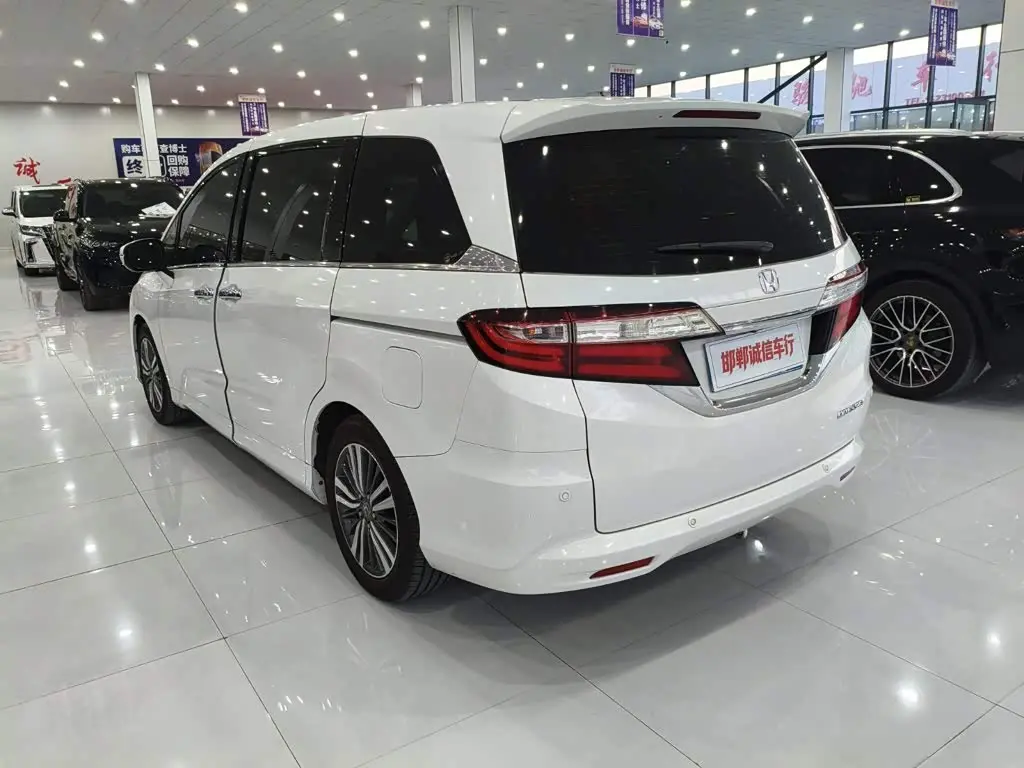Honda Odyssey 2018 — Photo 6/16