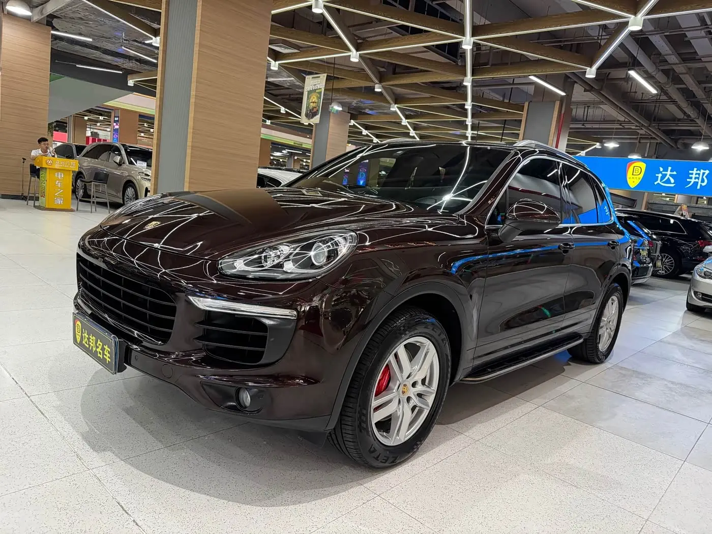 Porsche Cayenne 2016 — Photo 1/19