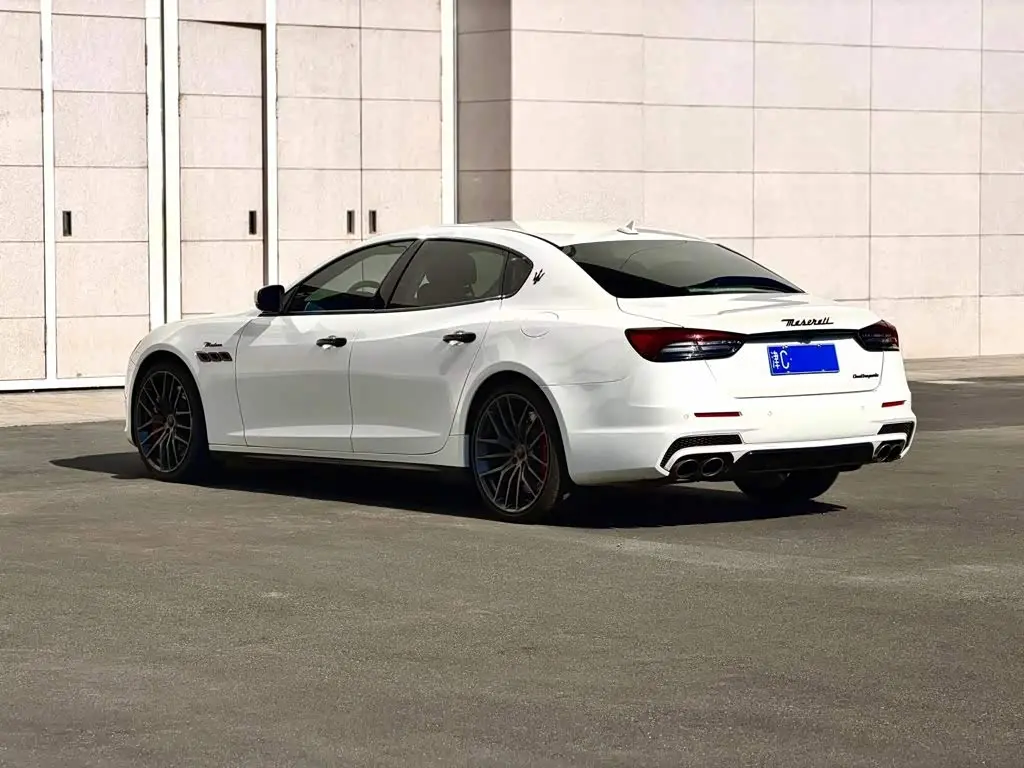 Maserati Quattroporte 2019 — Фото 9/9