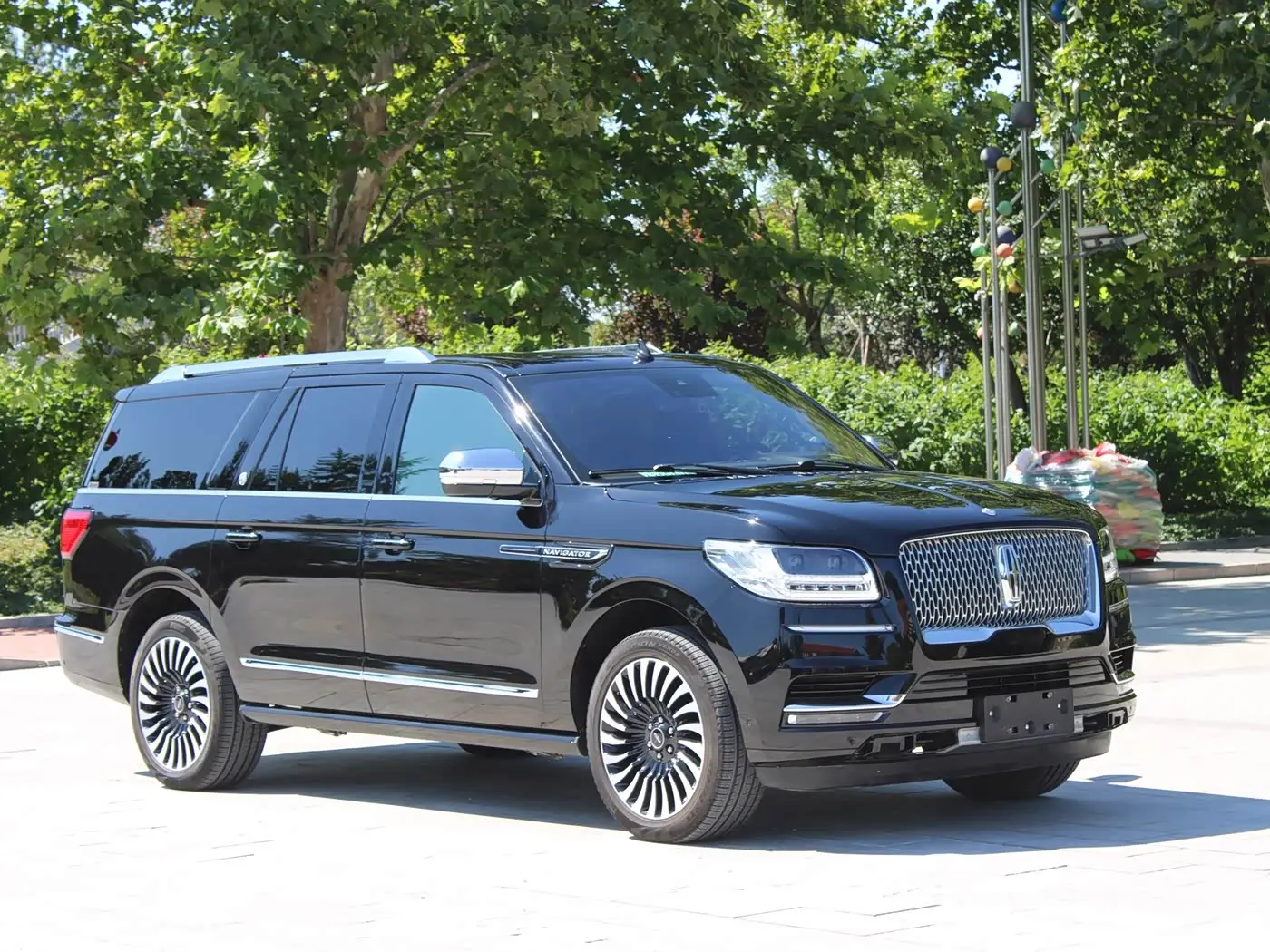 Lincoln Navigator 2021 — Photo 3/20