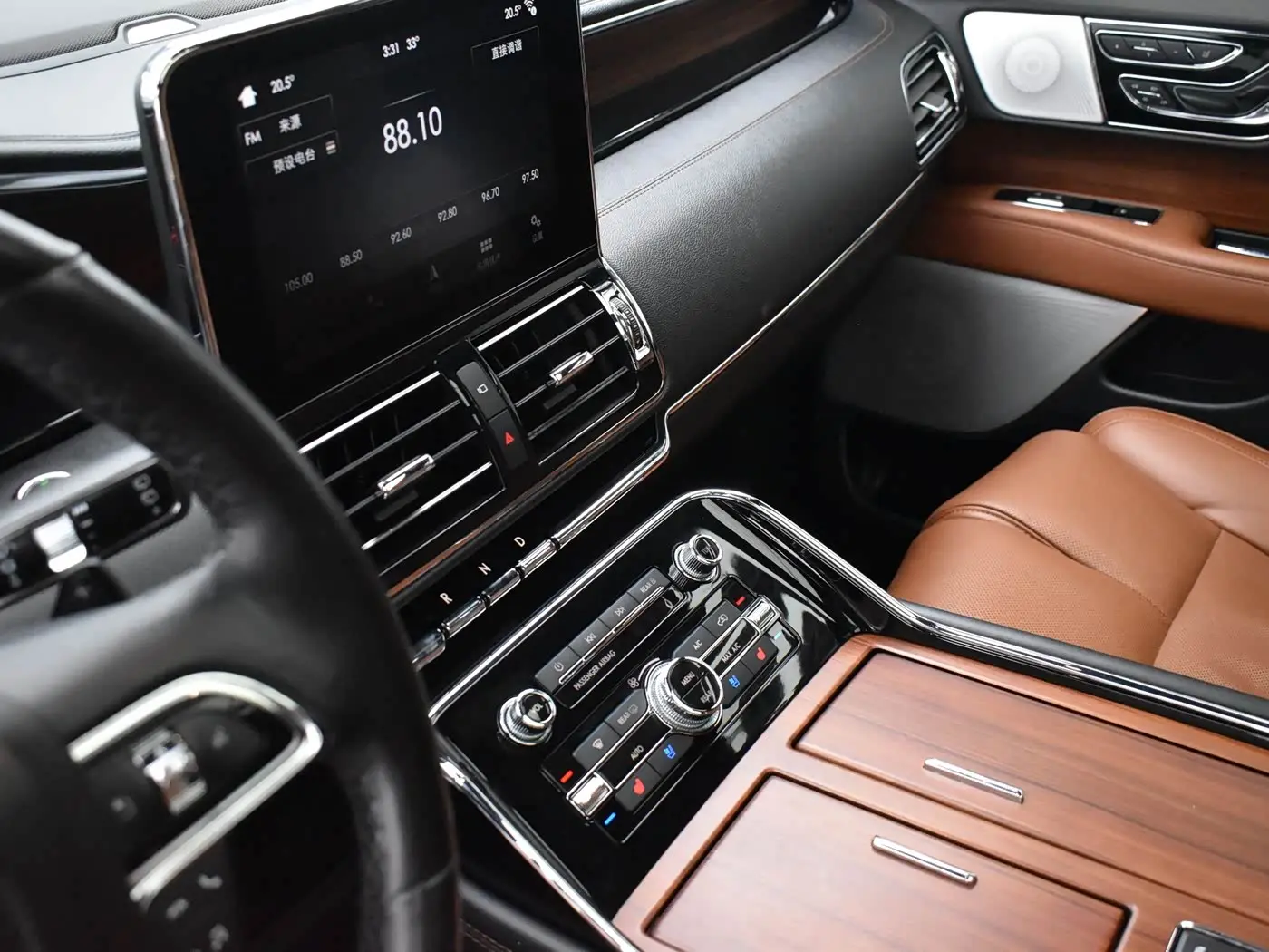 Lincoln Navigator 2019 — Фото 11/20