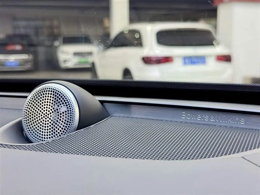 Volvo XC90 2019 — Photo 8/17
