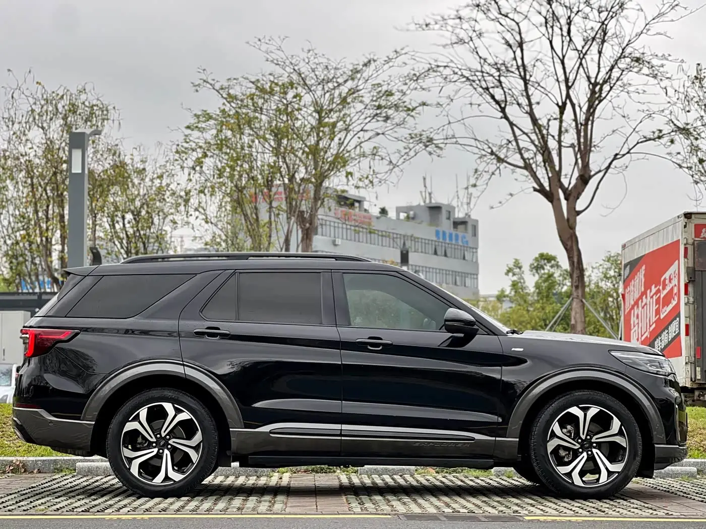 Ford Explorer 2022 — Şəkil 6/15