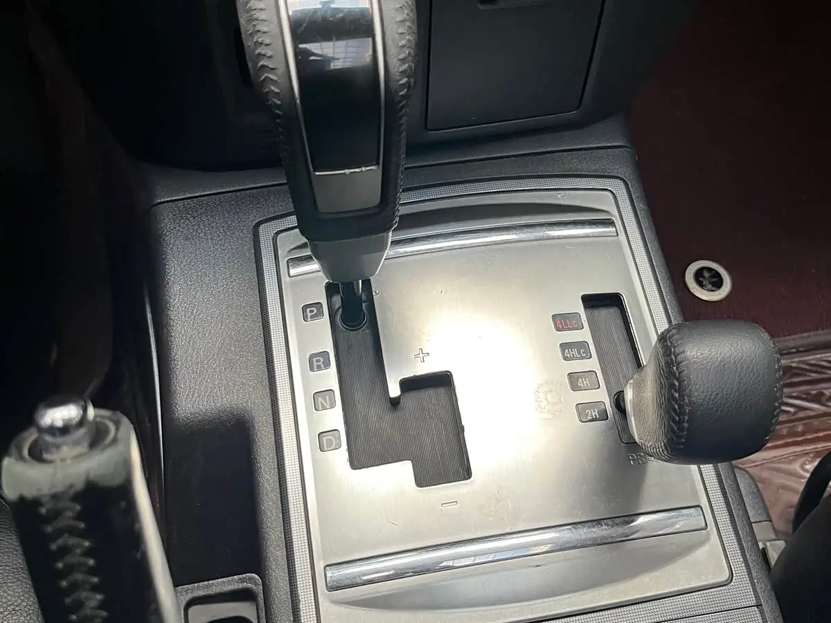 Mitsubishi Pajero 2017 — Фото 17/20