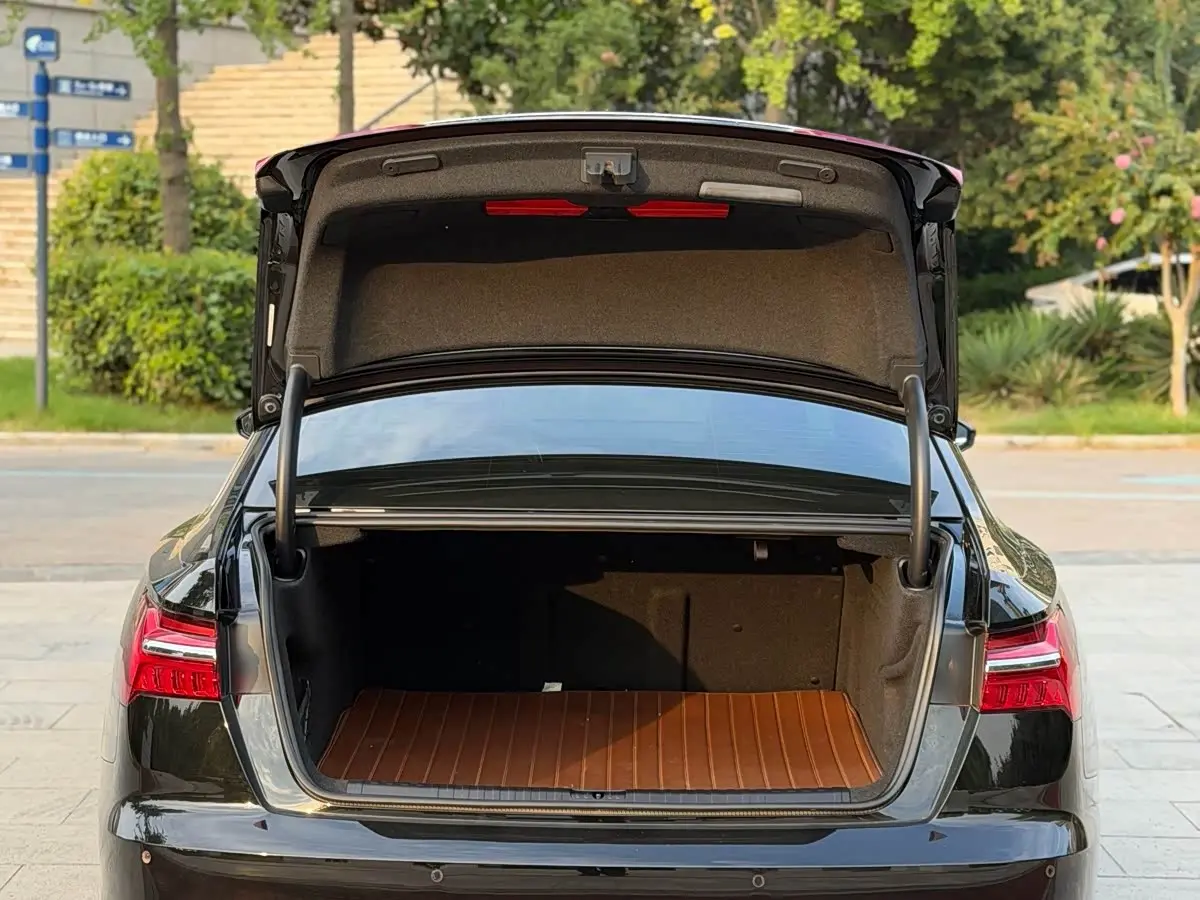 Audi A6L 2020 — Şəkil 6/20