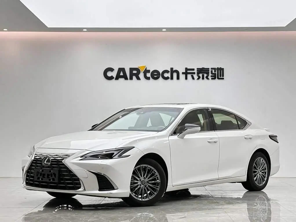 Lexus ES 2025 — Photo 1/15