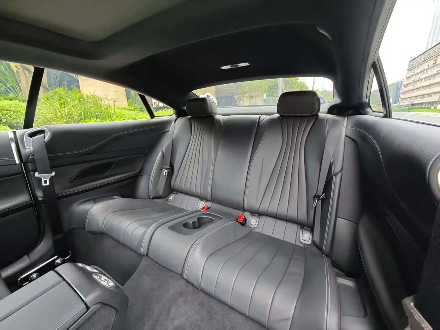 Mercedes-Benz E-Class 2021 — Photo 17/20