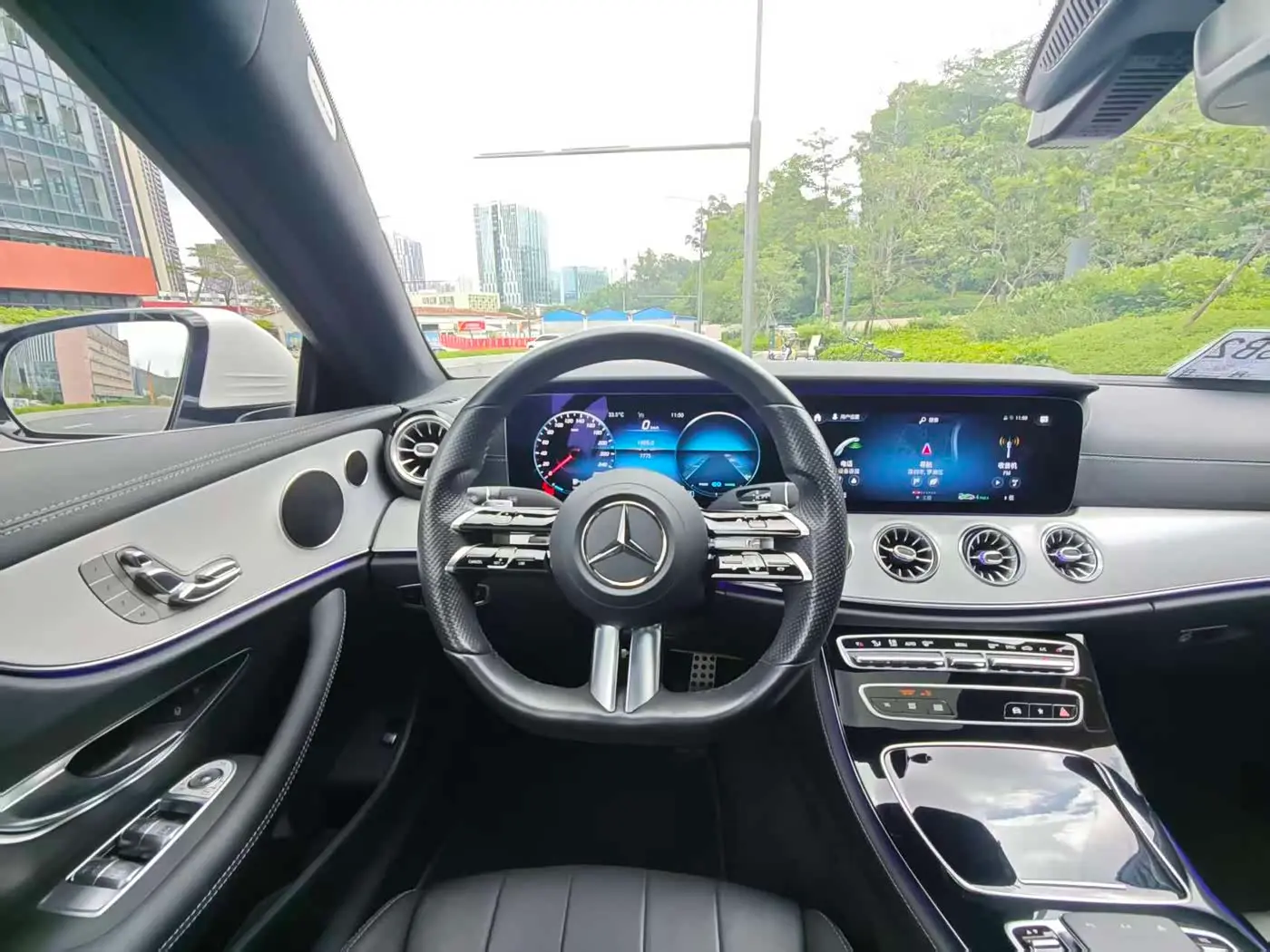 Mercedes-Benz E-Class 2021 — Photo 9/20