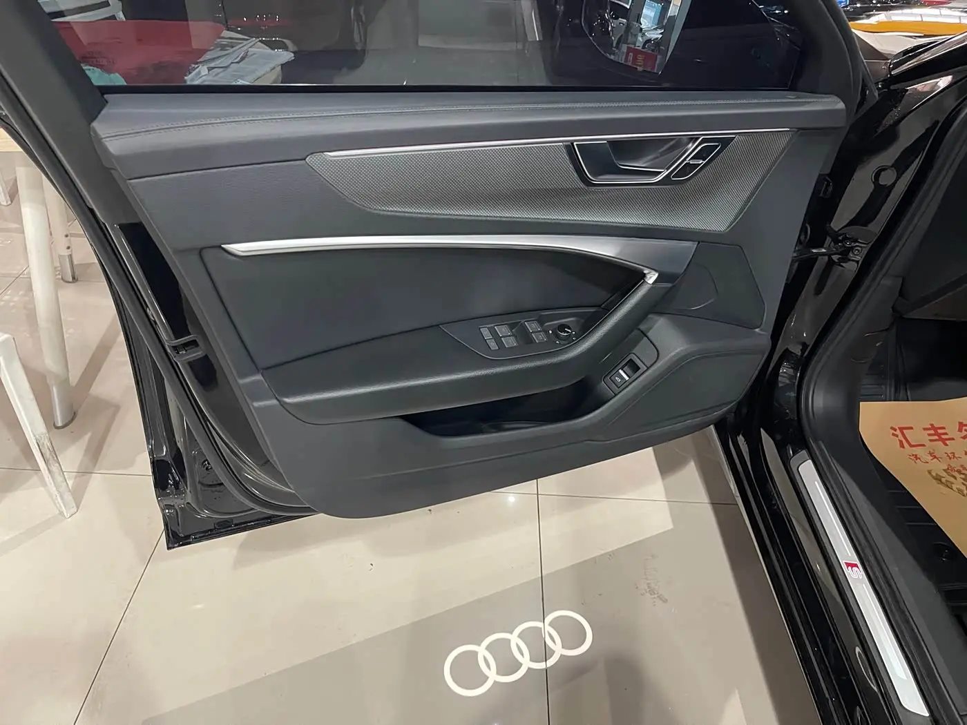 Audi A6L 2023 — Фото 10/10