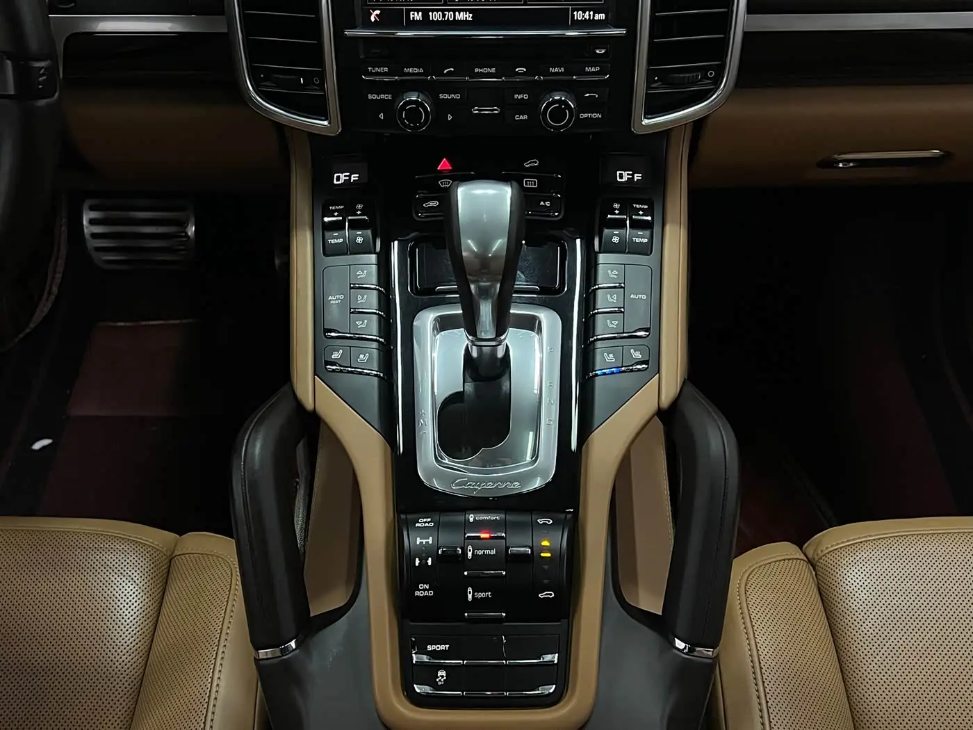 Porsche Cayenne 2014 — Photo 17/19