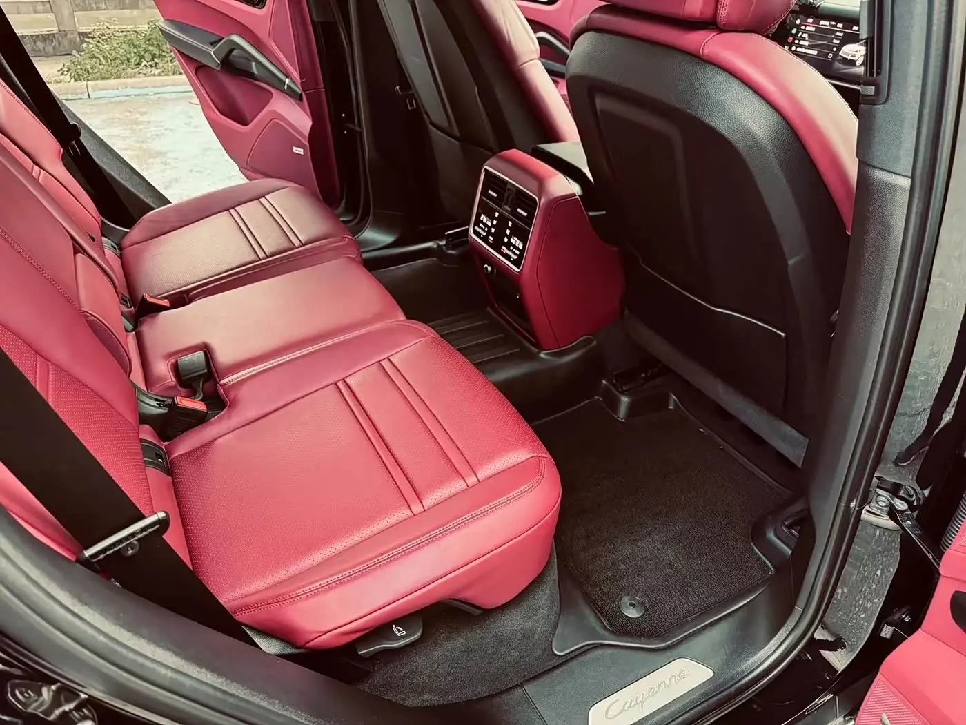 Porsche Cayenne 2022 — Photo 8/8